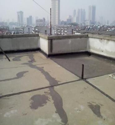 荆州市漏水维修 楼顶漏水是什么原因，楼顶漏水维修方法是什么?